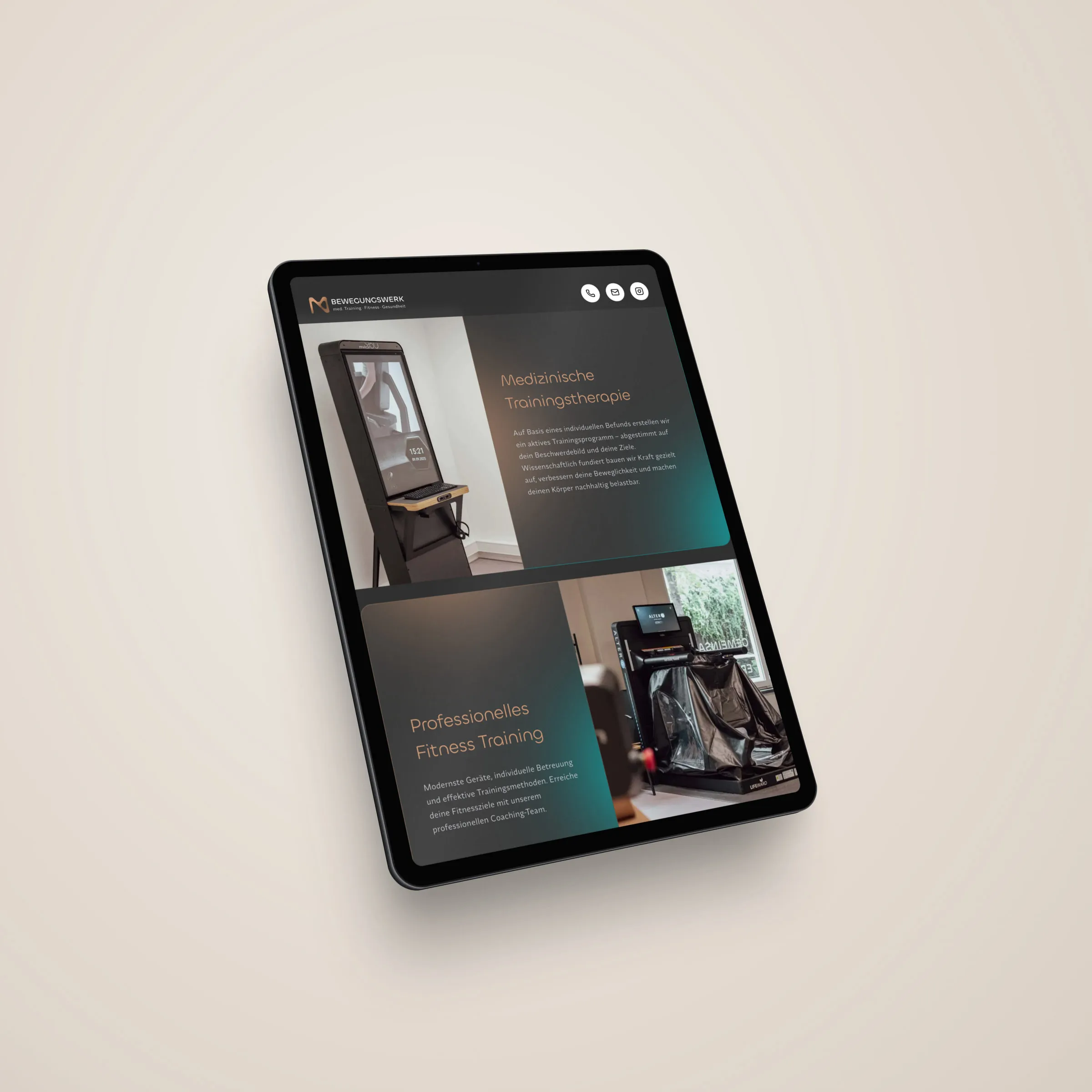 Tablet mit den Leistungen des Bewegungswerks, medizinische Trainingstherapie und professionelles Fitnesstraining